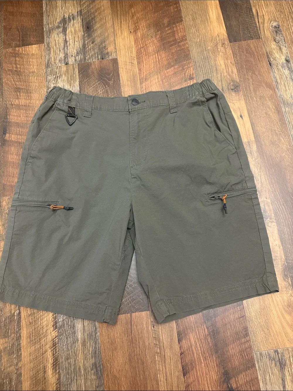 Signature Outdoors by Levi Strauss Cargo Hiking Shorts Olive Green W33 Stretch